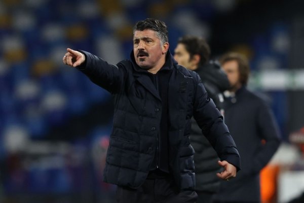 Chiến thắng với lần ra mắt của Ý! Gattuso là người chơi thứ ba trong thế kỷ mới, và Conte và Mancini