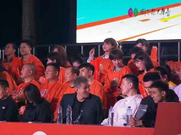 Yang Ming& Guo Ailun& Zhao Jiwei& Fu Hao tham dự sự kiện Sân khấu lớn của Liu Laogen cùn