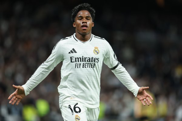 Bế tắc! COBE: Real Madrid đang xem xét việc vay Enderick, nhưng người chơi muốn ở lại đội