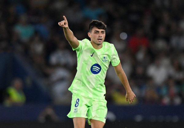 Bình luận viên: Pedri thiếu sự hỗ trợ và mục tiêu, trong khi Ballon D hoặc gần như tất cả các tiền đ