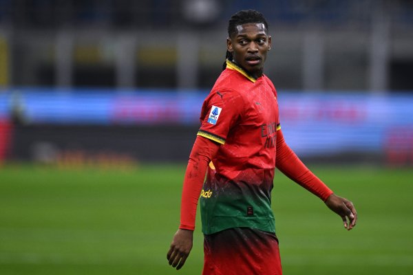 Phóng viên: Khả năng Leo rời đội trong kỳ chuyển nhượng mùa đông là rất mong manh. Hai bên sẽ thảo l