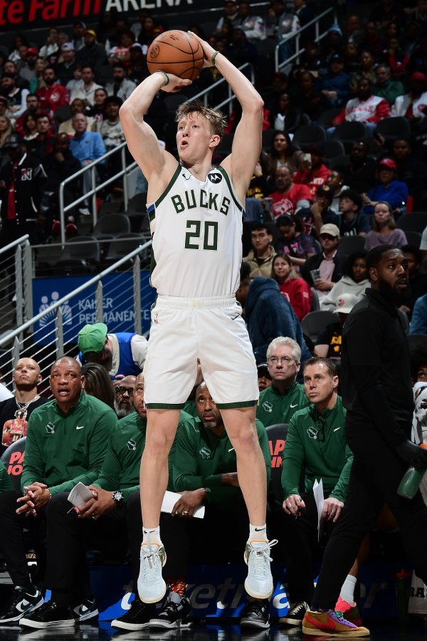 Một cú sút ba điểm! AJ Green đã ký hợp đồng gia hạn 4 năm trị giá 45 triệu đô la với Bucks, đạt hơn 