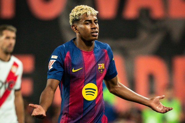 Phóng viên Thể thao Thế giới: Yamal đình chỉ ký áo đấu, các cầu thủ đang xem xét đề xuất thương mại 