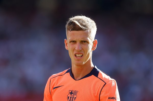 Olmo: Flick vẫn bình tĩnh, anh ấy không có vấn đề gì cả, tương lai của tôi là ở Barcelona