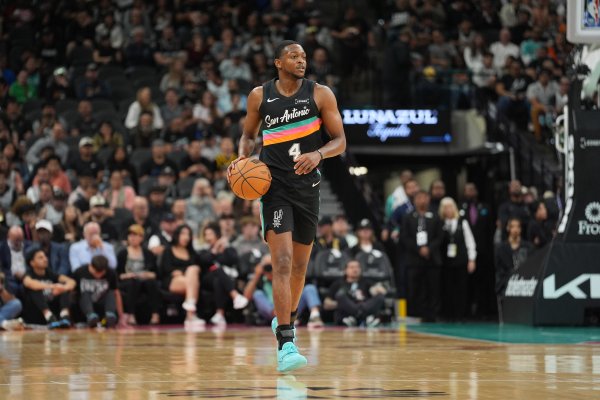 Stinger ủng hộ Fox: Những cầu thủ chủ chốt đã tái ký hợp đồng với giá cao nên nắm lấy cơ hội chiến t