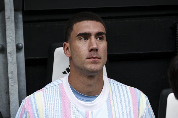 Moretto: Mối quan hệ giữa DV9 và CEO Comolli của Juventus không hề hòa hợp. Mức lương hàng năm mà an