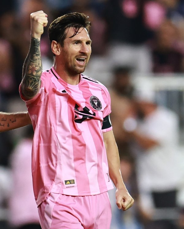 Hoàn toàn gánh vác và dẫn dắt 